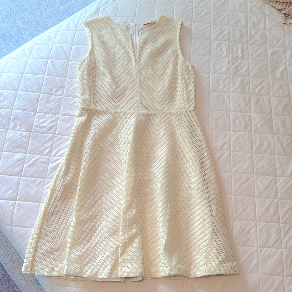 Sleeveless dress perfect for church or work.